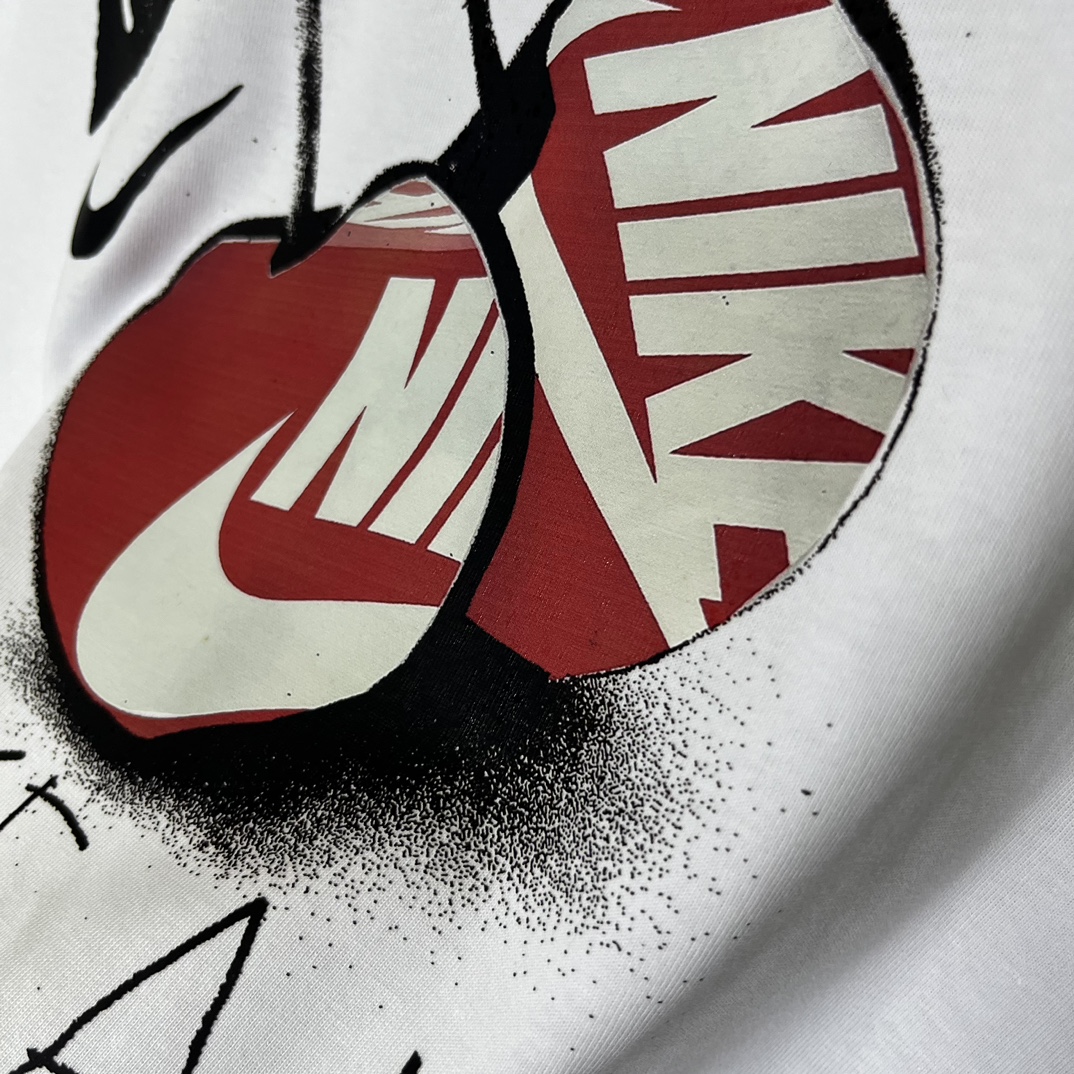 【运动潮牌】 💰48包邮 得物同步 耐克nike夏季新款高克重双纱，时尚港风圆领印花休闲短袖T恤衫，男女同款上衣 颜色黑色 码数 S-4XL