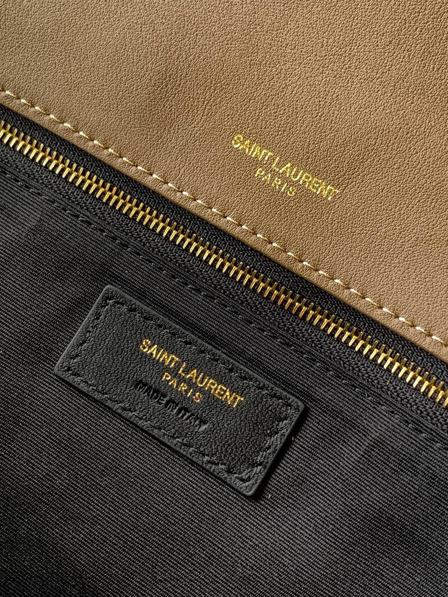 Saint Laurent 磨砂皮金叶色/金 简约而不失优雅圣罗兰的新标志性手袋