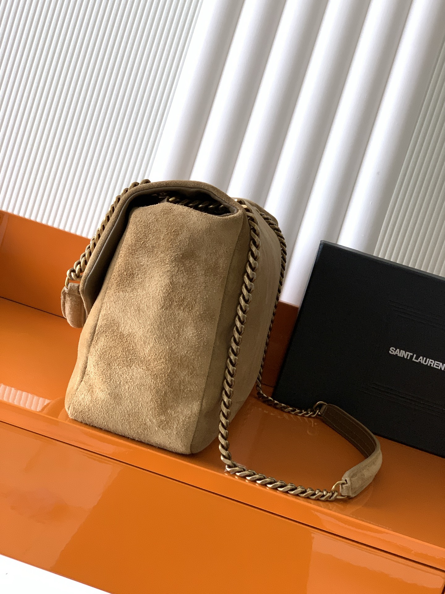 Saint Laurent 磨砂皮金叶色/金 简约而不失优雅圣罗兰的新标志性手袋