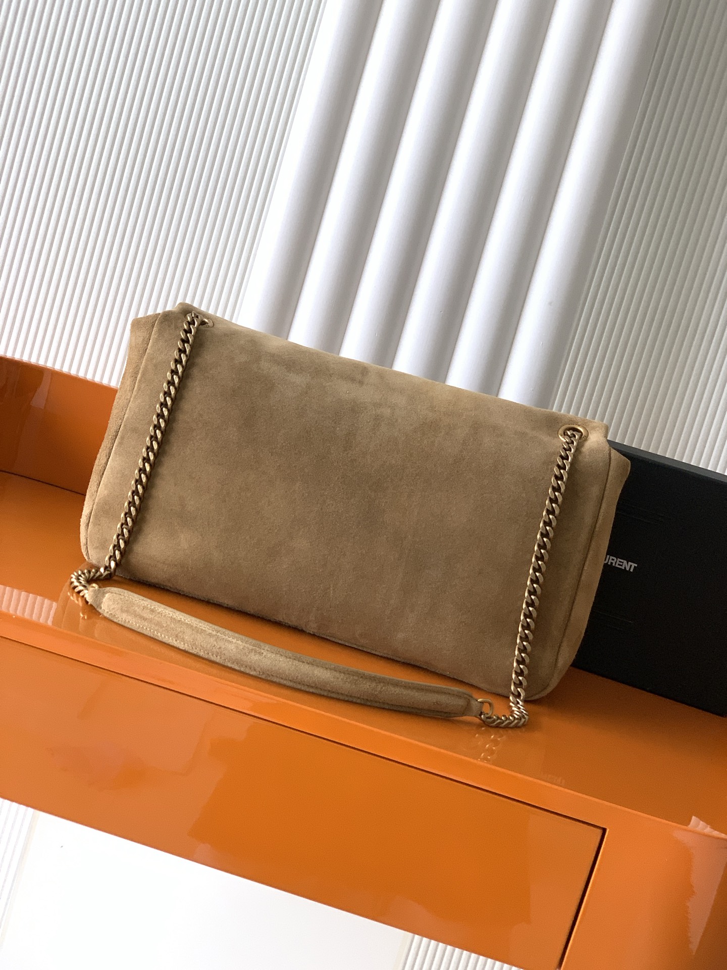 Saint Laurent 磨砂皮金叶色/金 简约而不失优雅圣罗兰的新标志性手袋