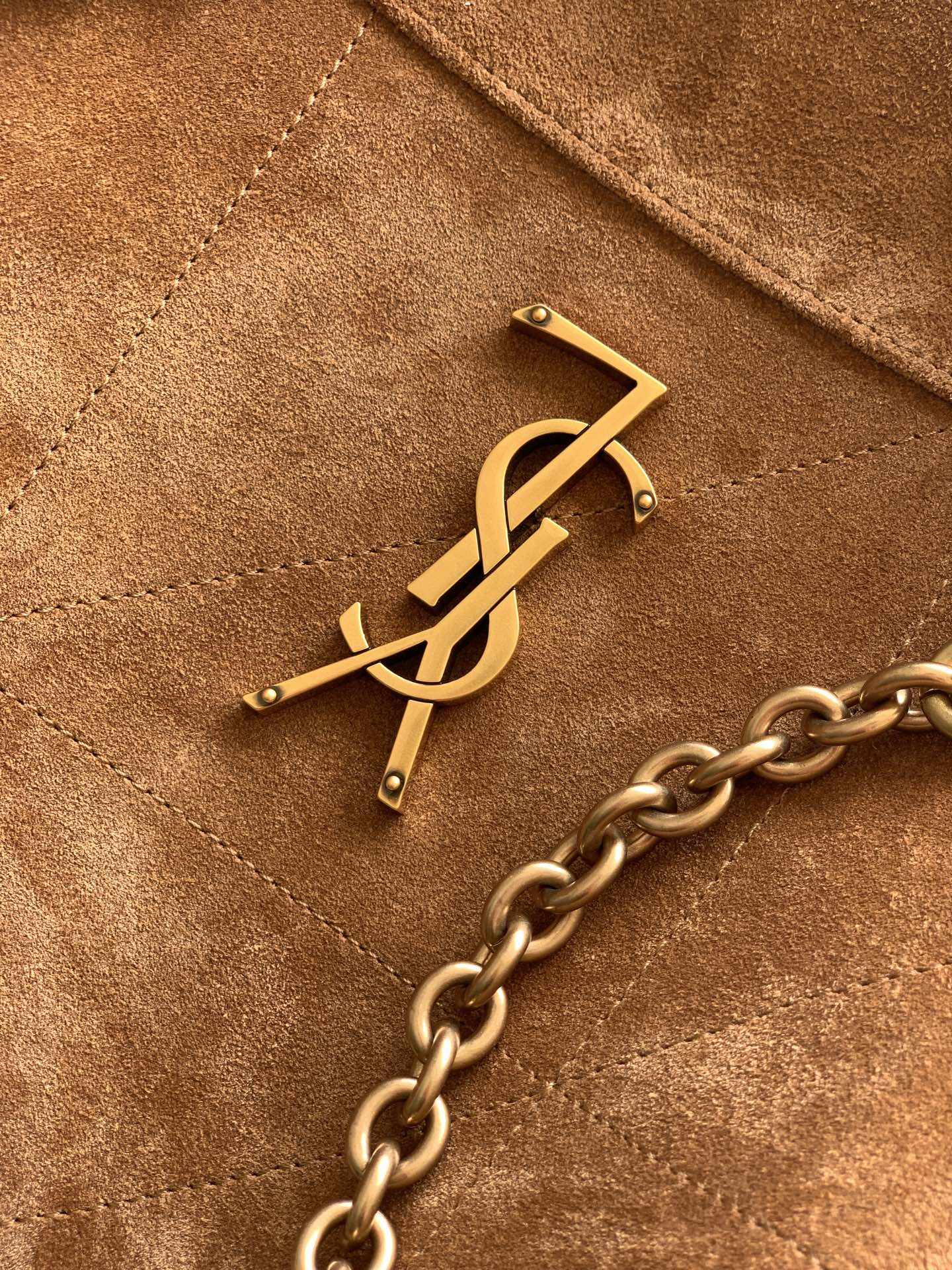 Saint Laurent 磨砂焦糖/古金