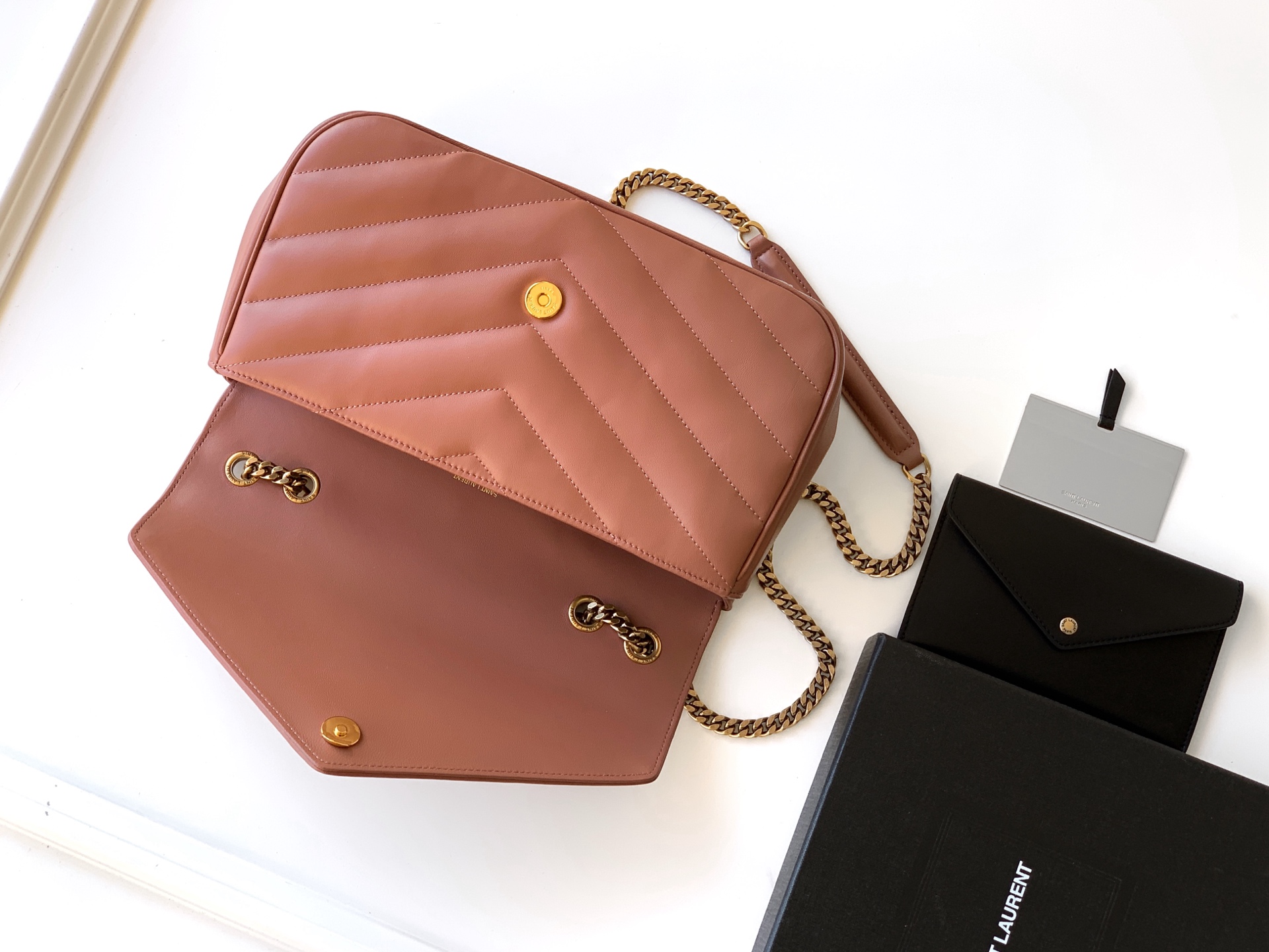 Saint Laurent 中号玫瑰沙羊皮/古金 25早春新款LouLou中号 质感细腻高级 羊皮手感柔柔软软的