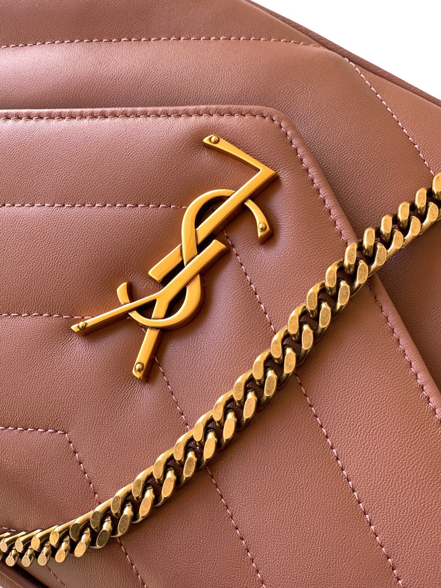 Saint Laurent 中号玫瑰沙羊皮/古金 25早春新款LouLou中号 质感细腻高级 羊皮手感柔柔软软的