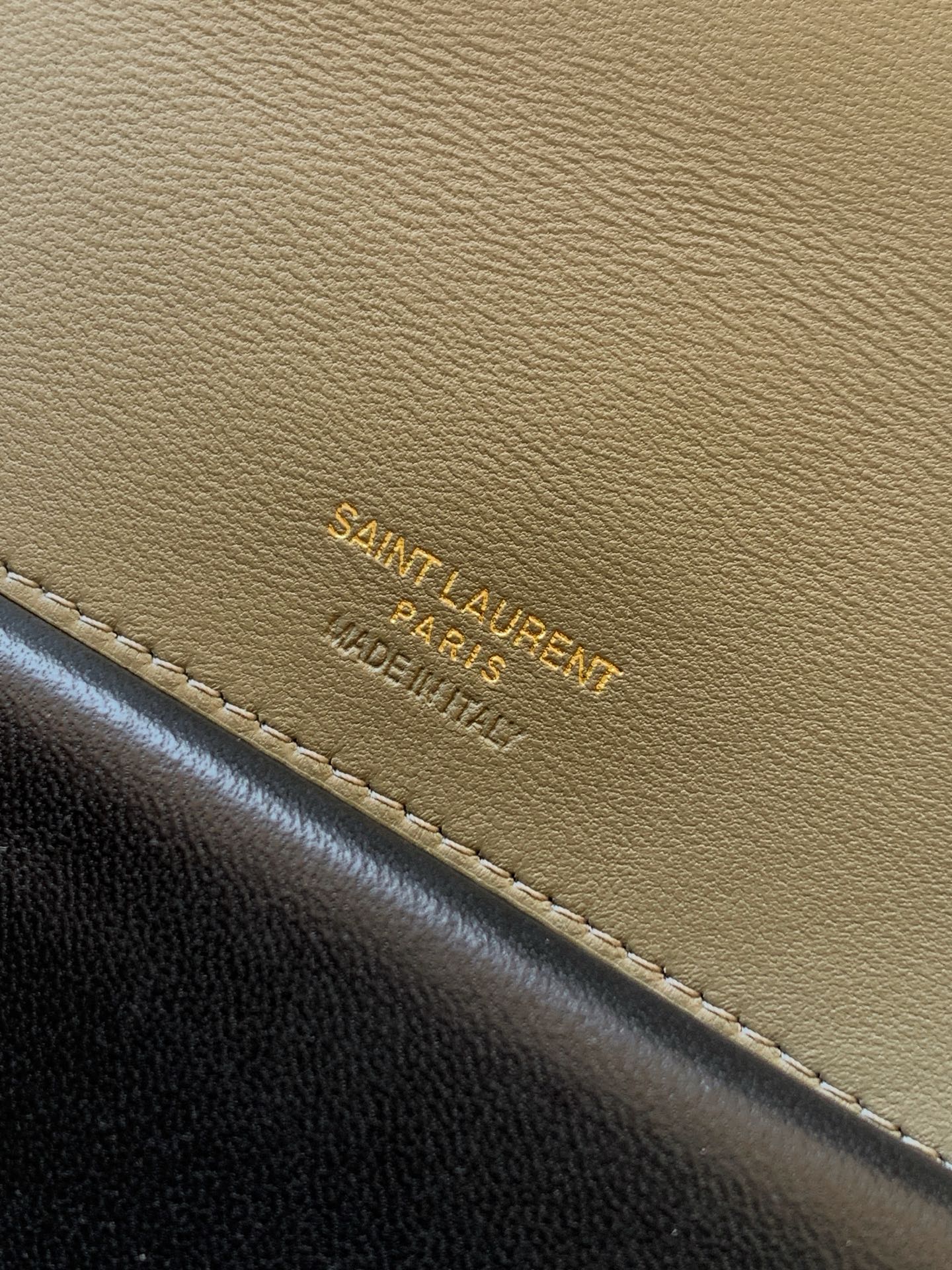Saint Laurent 中号苔藓绿羊皮/古金