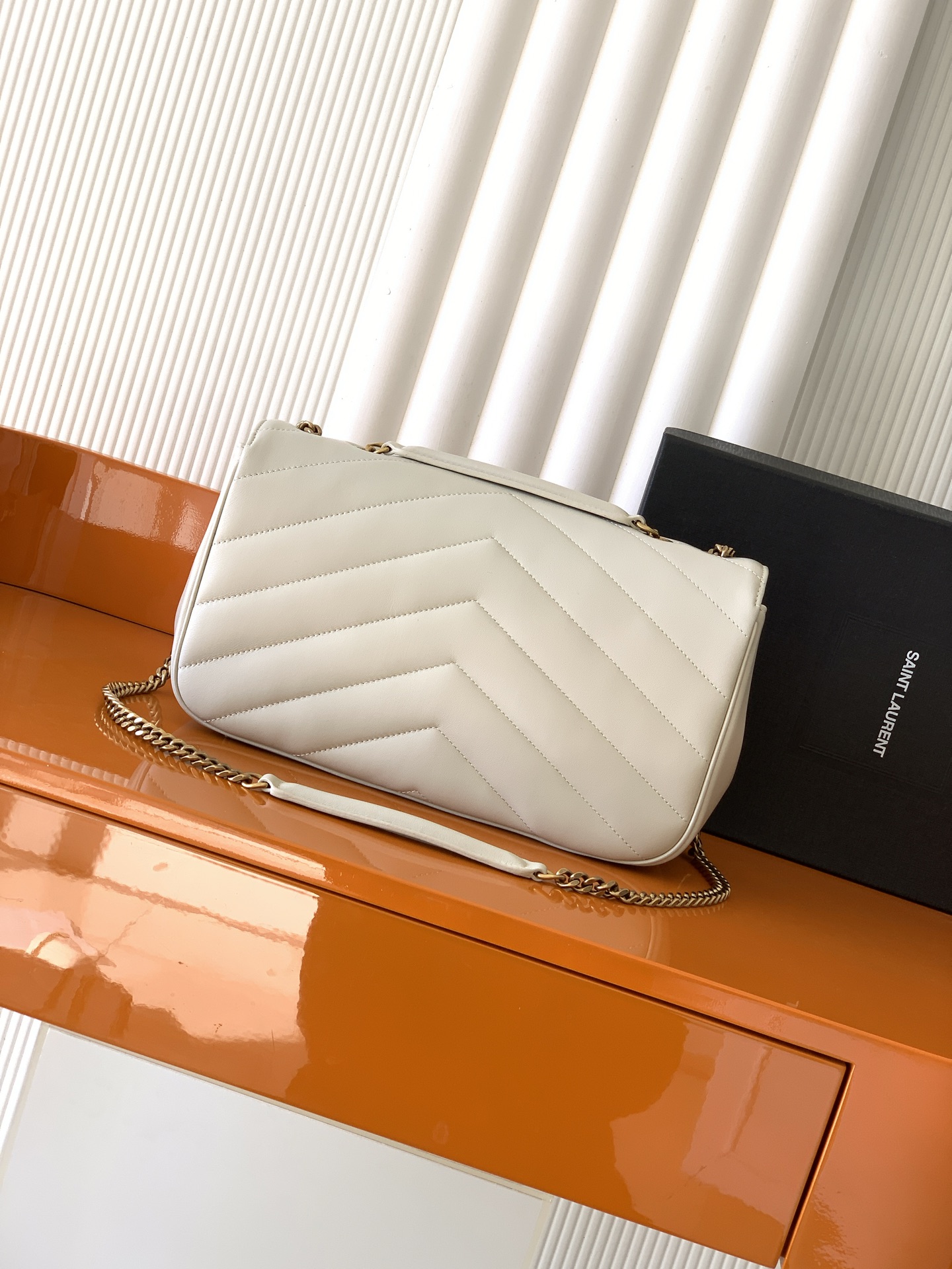 Saint Laurent 中号白色羊皮/古金