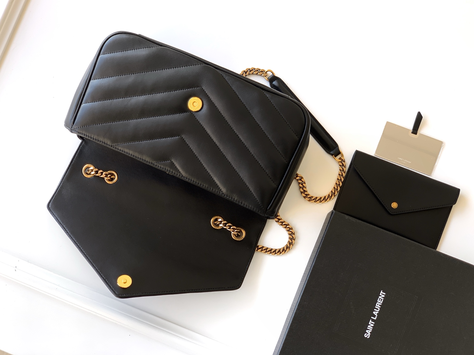 Saint Laurent 中号黑色羊皮/古金