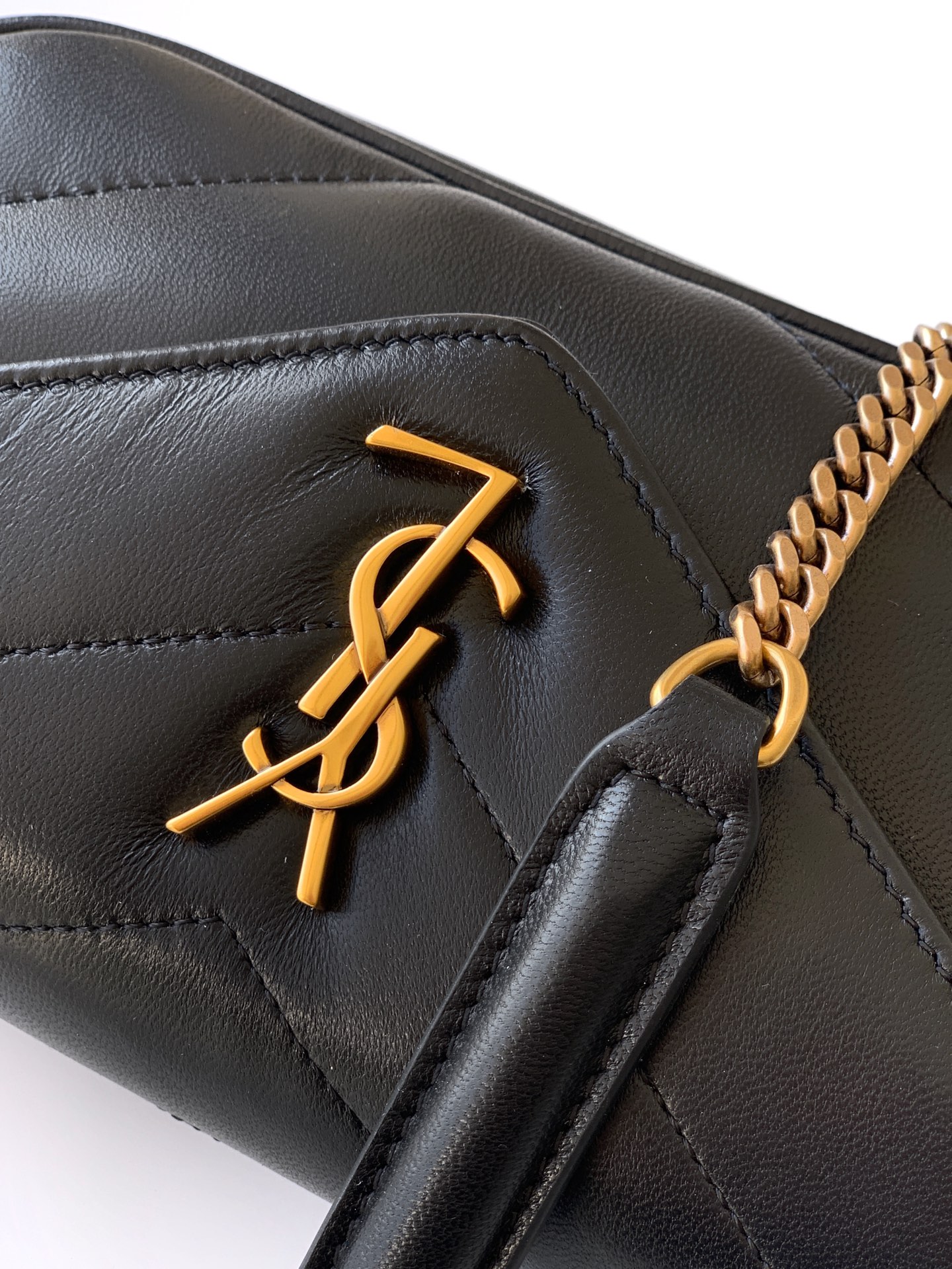 Saint Laurent 迷你黑色羊皮/古金 25早春新款LouLou迷你 质感细腻高级 羊皮手感柔柔软软的