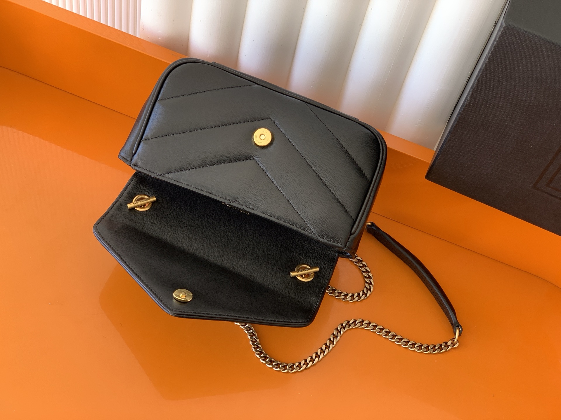 Saint Laurent 迷你黑色羊皮/古金 25早春新款LouLou迷你 质感细腻高级 羊皮手感柔柔软软的