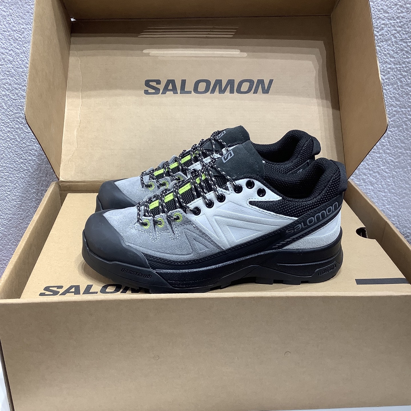 NO:459775,CDGSalomon's latest co-branded thick-soled shoes. The same style is a lot of internet celebrities. The upper is made of imported cowhide and is very soft. Fashionable and versatile. The foot feels as good as ever. The original full set of packaging. Fabric imported beef tiles. Neli mesh cloth inner lining. Original rubber sole. Size 35-45 for men and women. Casual shoes/sports shoes. Sneakers, cowhide19860909CDGSalomon萨洛蒙最新联名款厚底鞋 同款超多网红明星上脚 鞋面采用进口牛皮非常柔软 时尚百搭 脚感一如既往的好 原版全套包装 面料进口牛猄 内里网布内里 鞋底原版橡胶鞋底 码数男女款35-45,休闲鞋/运动鞋,sneakers,cowhide,Women's Shoes