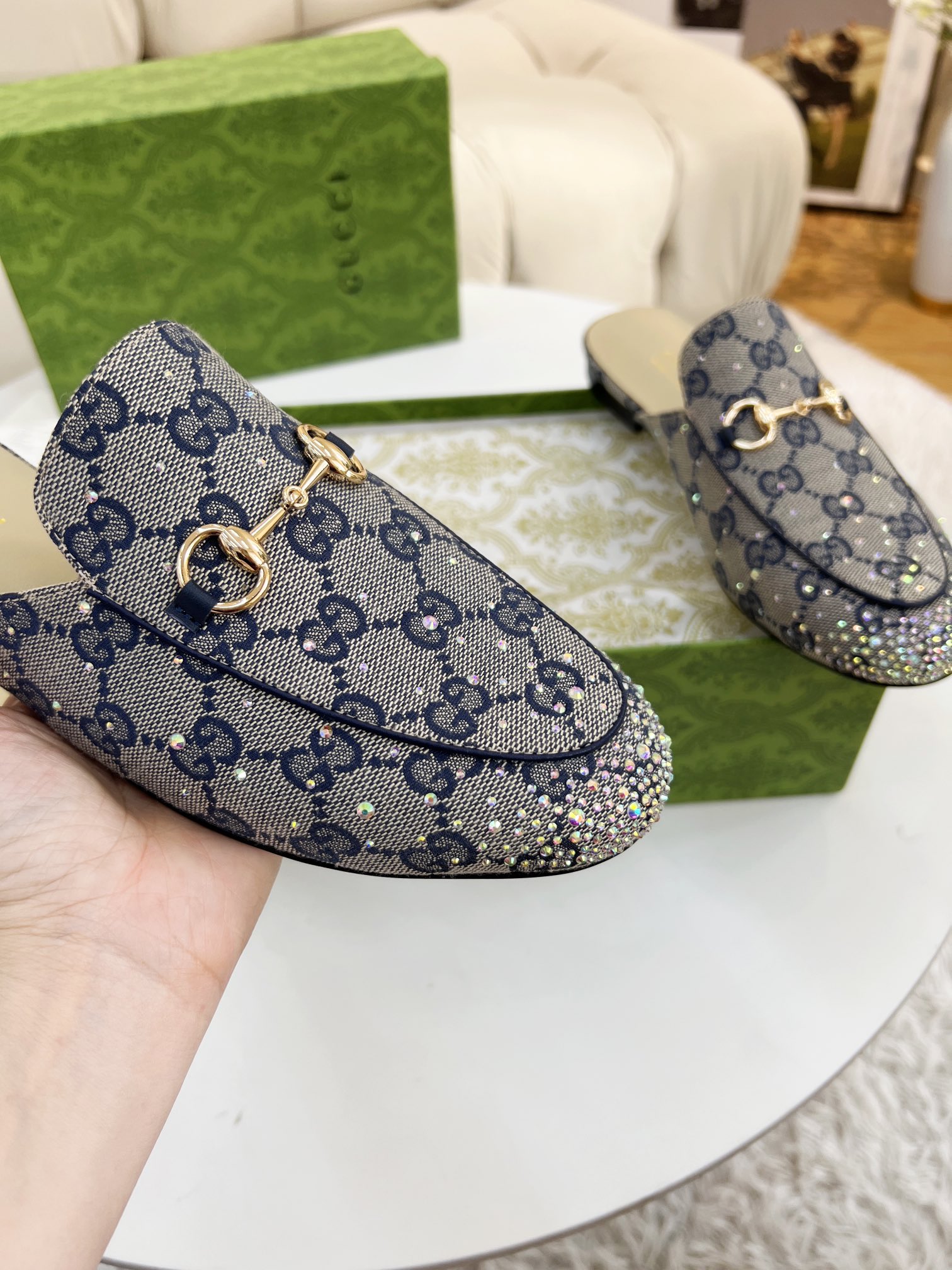 NO:407178,Original single-quality guccisummer latest limited-edge slippers top quality for sale and purchase genuine product development original special ironing craftsmanship classic double G presbyopia inner sheepskin with Italian original board material consistent with the craftsmanship original version! Size: 35-42: Rubber sole, genuine leather sole, loafers semi-trail, gucci, loafers, slippers, sheepskin19860909原单品质guccisummer最新限量拖鞋顶级品质发售购入正品开发原版特烫钻工艺经典双G老花面内里羊皮配合意大利原板材质与工艺原版一致! 码数:35-42 : 橡胶底,真皮底,乐福鞋半拖,gucci,loafers,slippers,sheepskin,Women's Shoes