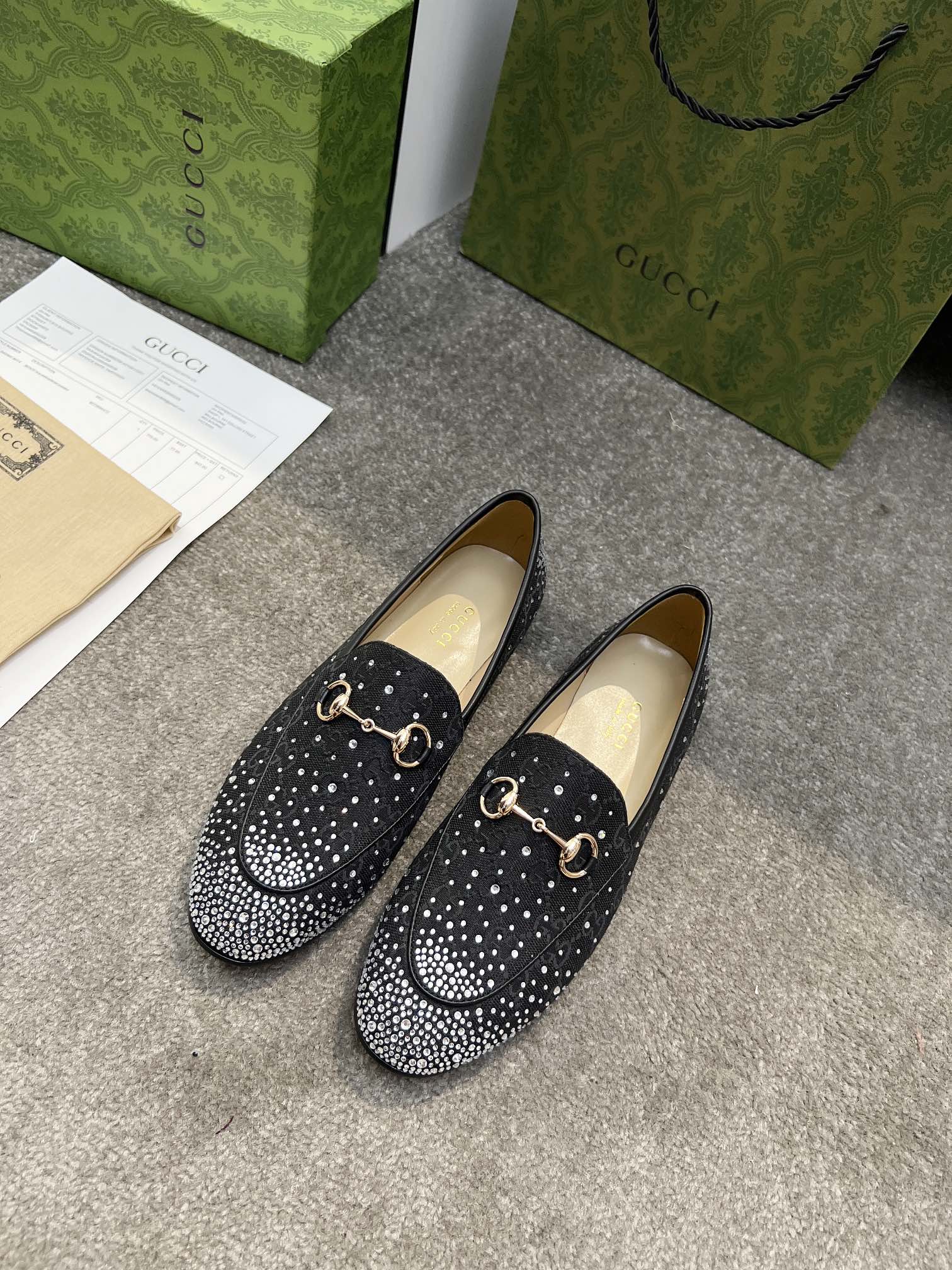 NO:407157,Original single quality guccisummer latest limited single shoes top quality for sale and purchase genuine products original special ironing craftsmanship classic double G presbyopia inner sheepskin with Italian original board material consistent with the craftsmanship original version! Size: 35-42: p rubber sole genuine leather sole, loafers semi-trail, gucci, loafers, sheepskin19860909原单品质guccisummer最新限量单鞋顶级品质发售购入正品开发原版特烫钻工艺经典双G老花面内里羊皮配合意大利原板材质与工艺原版一致! 码数:35-42 : p橡胶底 真皮底,乐福鞋半拖,gucci,loafers,sheepskin,Women's Shoes