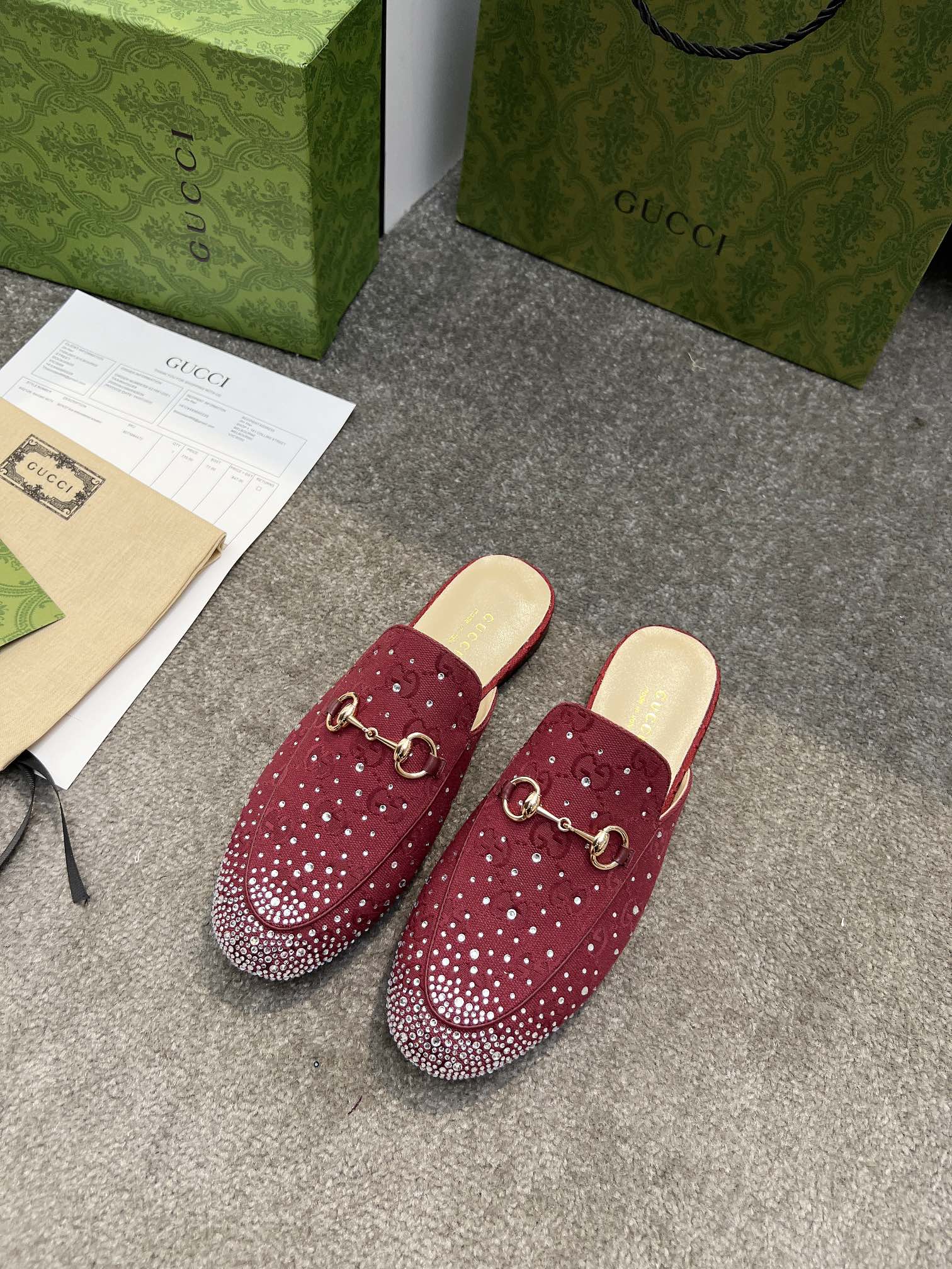 NO:407161,Original single quality guccisummer latest limited slippers top quality for sale and purchase genuine product development original special ironing craft classic double G presbyopia inner sheepskin with Italian original board material consistent with the craft original version! Size: 35-42: p rubber sole genuine leather sole P, loafers semi-trail, gucci, loafers, slippers, sheepskin19860909原单品质guccisummer最新限量拖鞋顶级品质发售购入正品开发原版特烫钻工艺经典双G老花面内里羊皮配合意大利原板材质与工艺原版一致! 码数:35-42 : p橡胶底 真皮底P,乐福鞋半拖,gucci,loafers,slippers,sheepskin,Women's Shoes