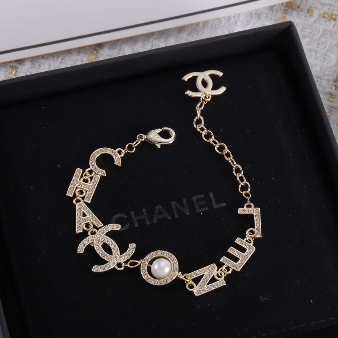 Top perfecto falso
 Chanel Joyas Pulsera