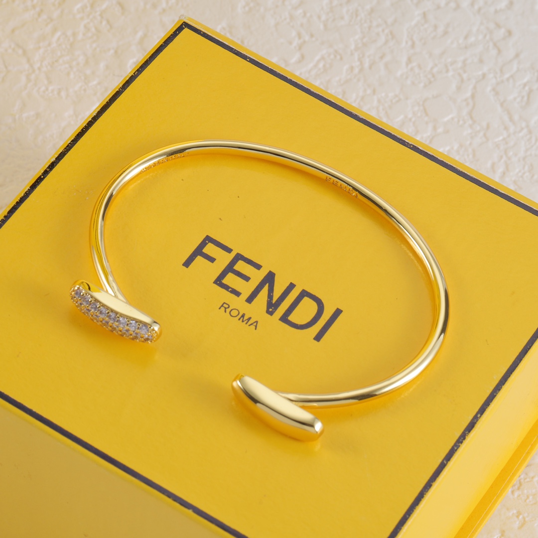 Fendi item 4