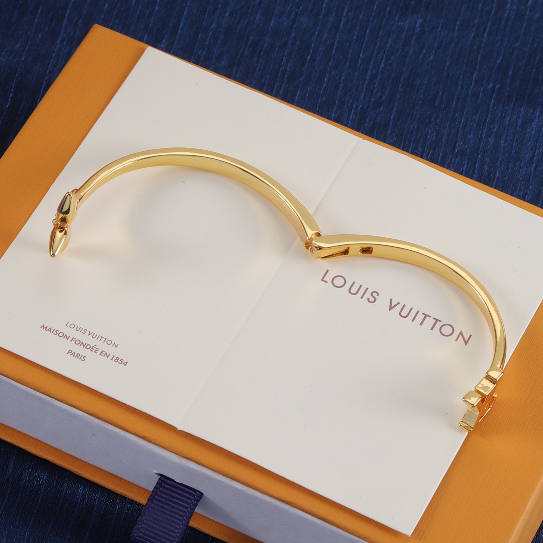 LV Bracelet - Jewelry 4
