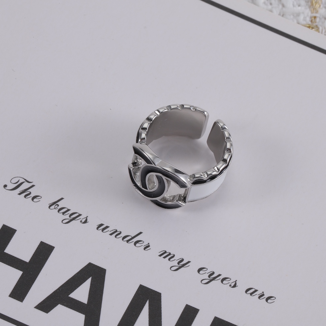 Chanel ring 5