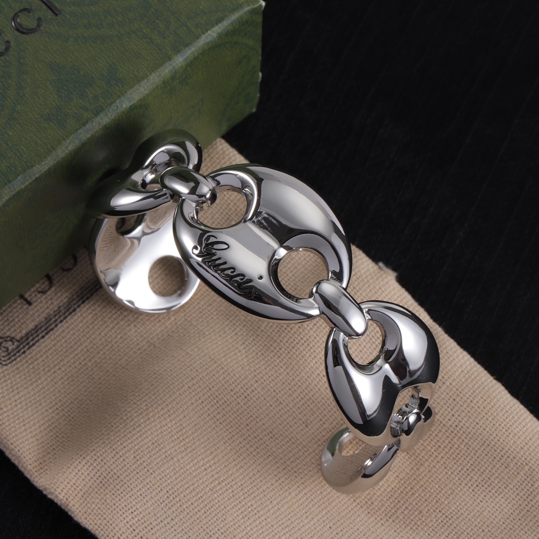 Gucci 古驰手环 2