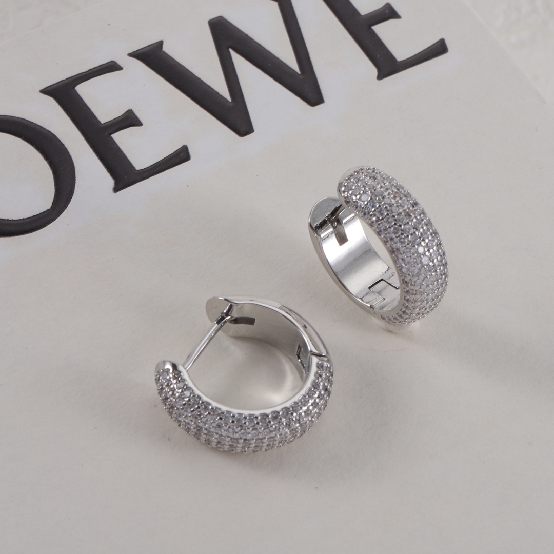 💰80罗意威Loewe 耳钉