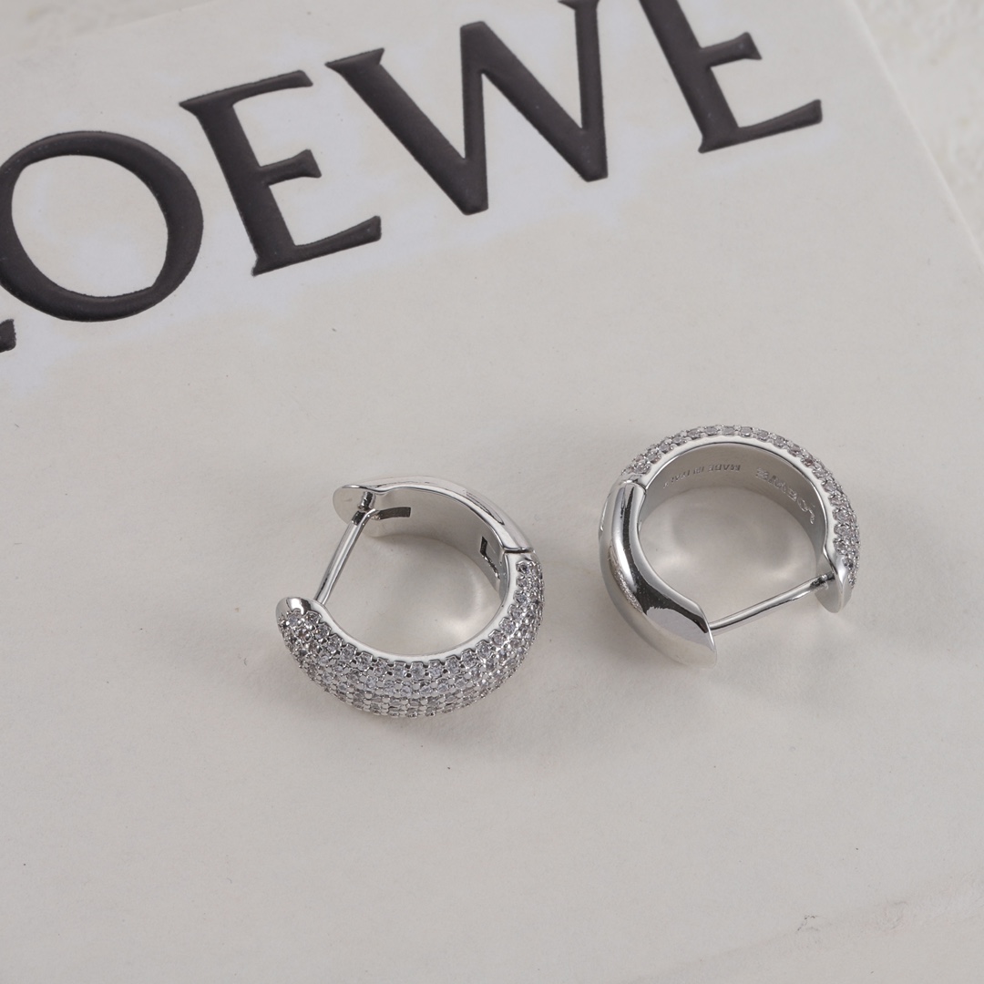 💰80罗意威Loewe 耳钉