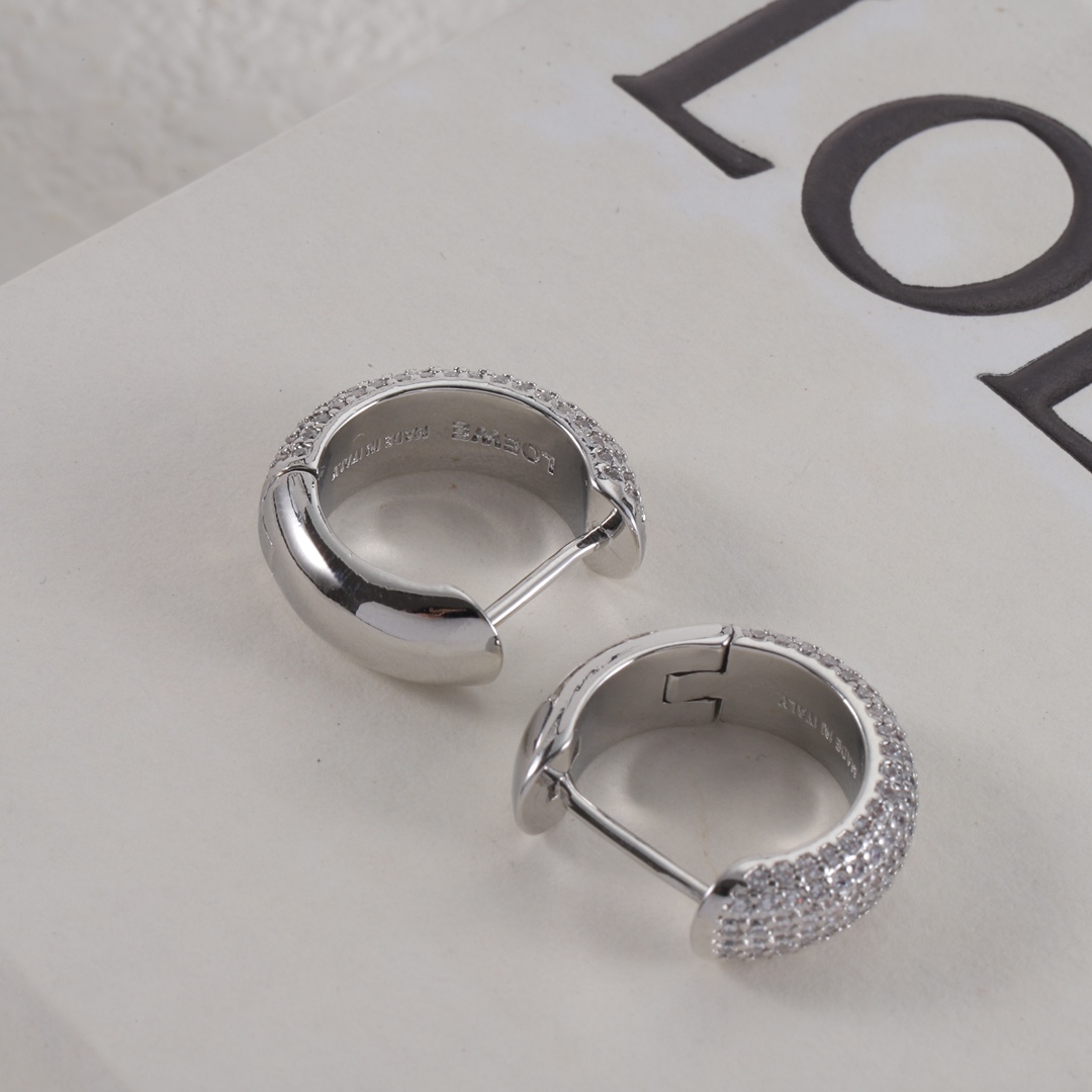 💰80罗意威Loewe 耳钉