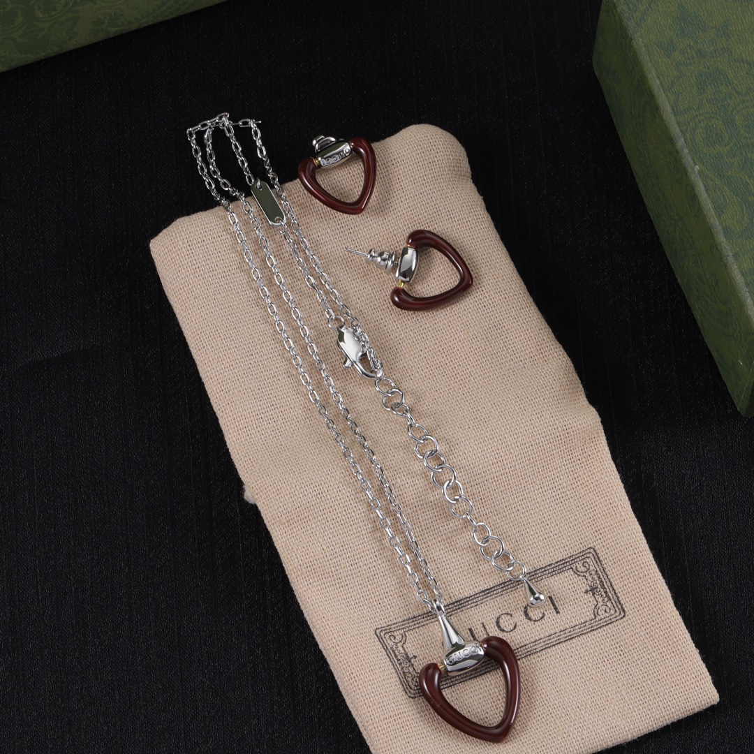 Gucci luxury necklace 2