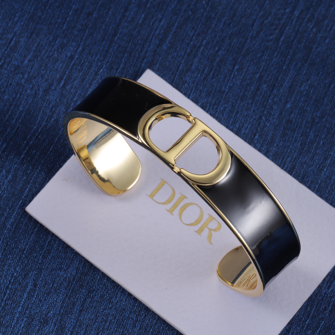Dior item 4
