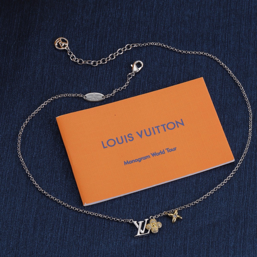Louis Vuitton luxury necklace 6