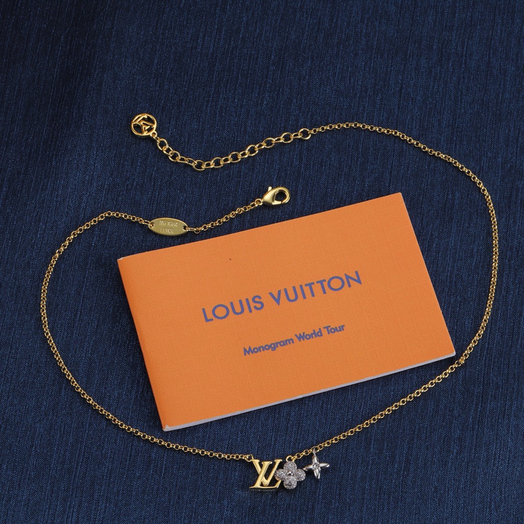Louis Vuitton luxury necklace 7