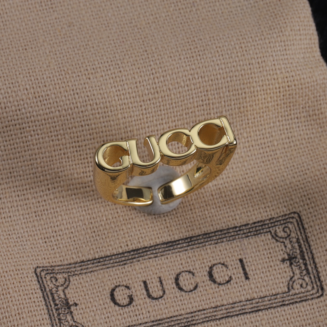 Gucci ring