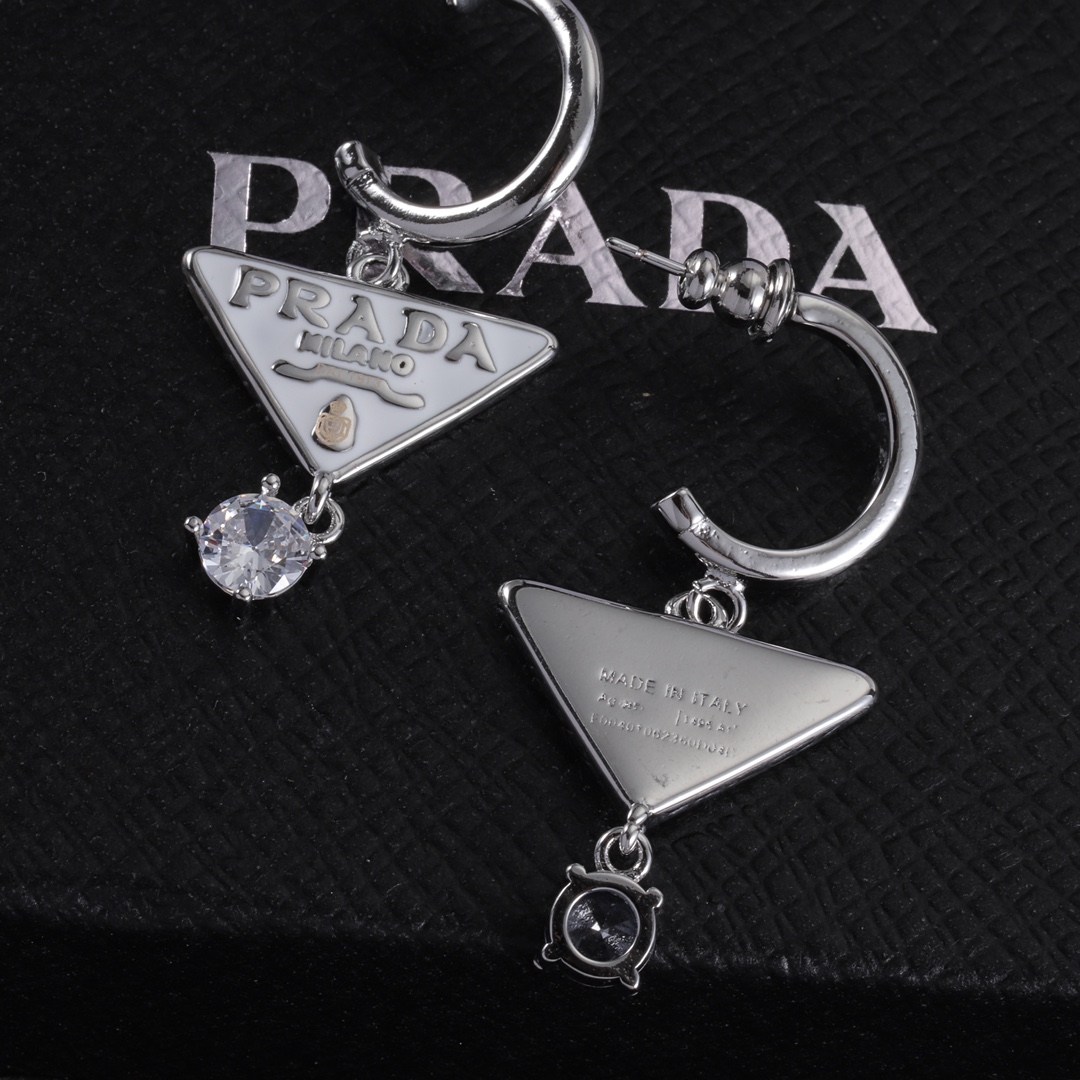 Prada item 7