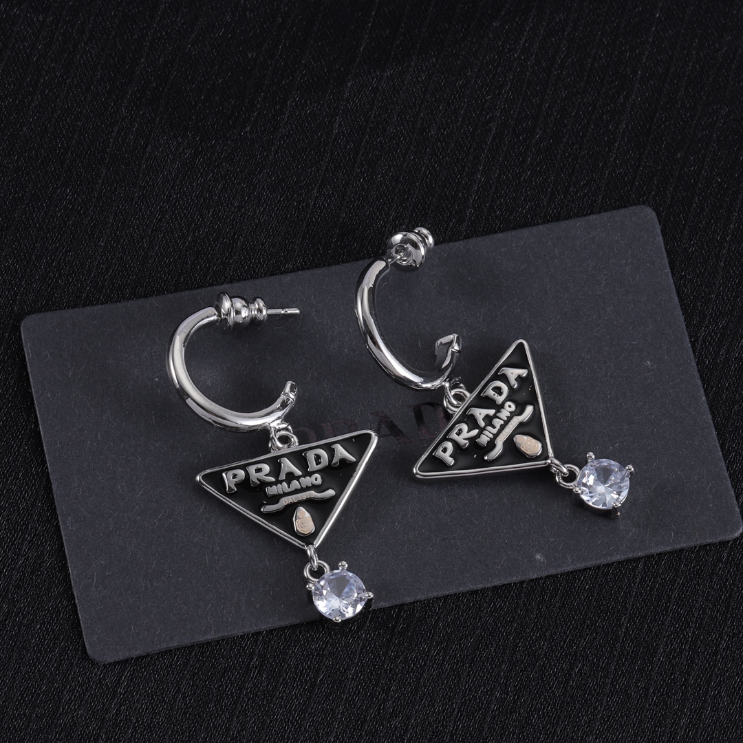Prada item 4