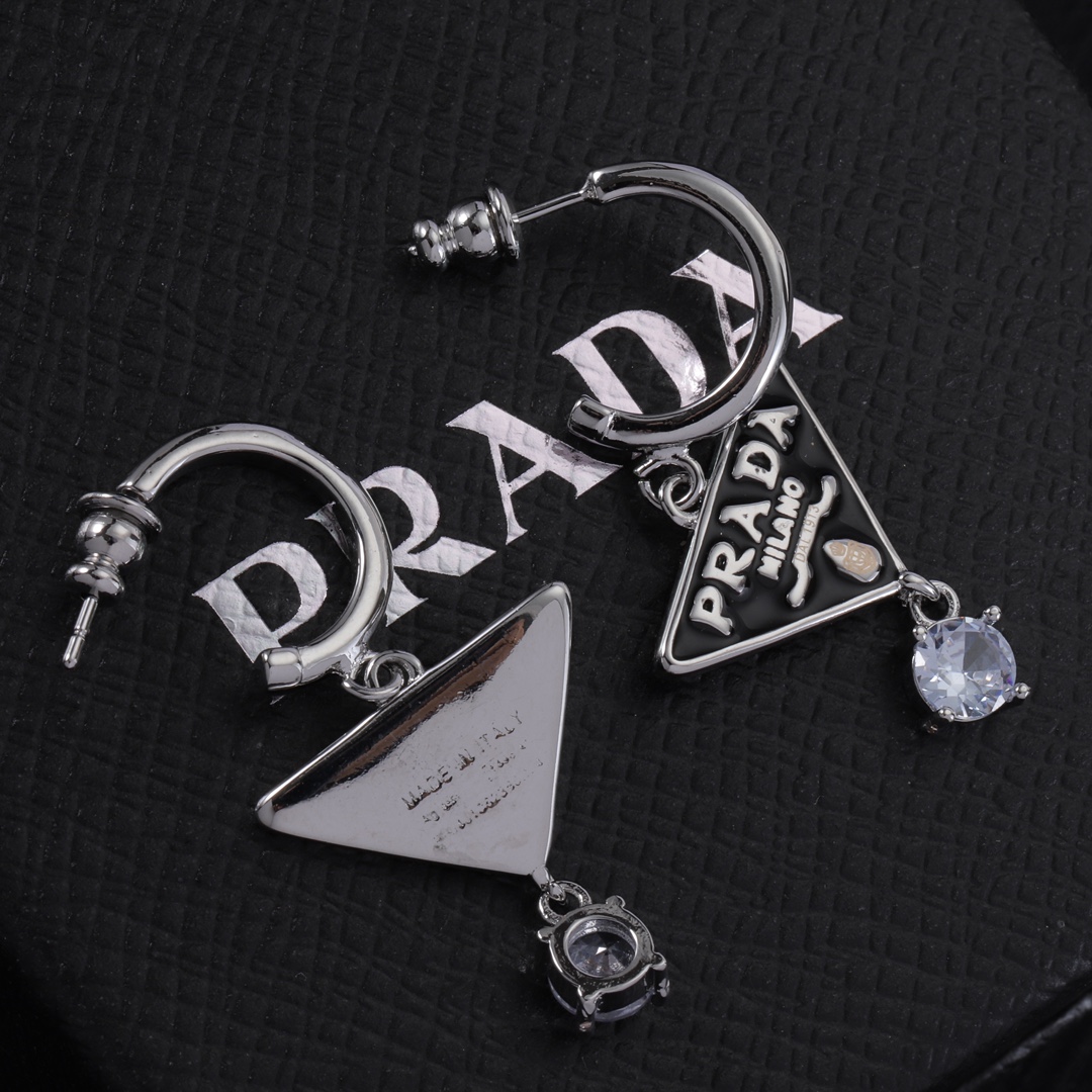 Prada item 5