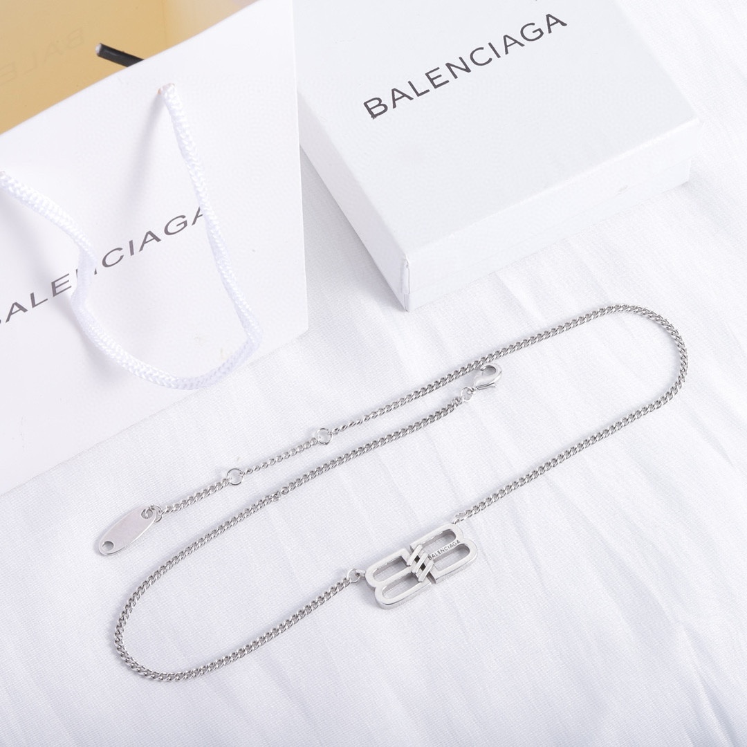 Balenciaga luxury necklace 6
