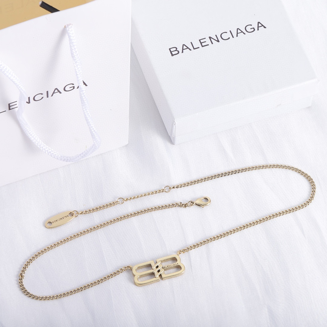 Balenciaga luxury necklace 7