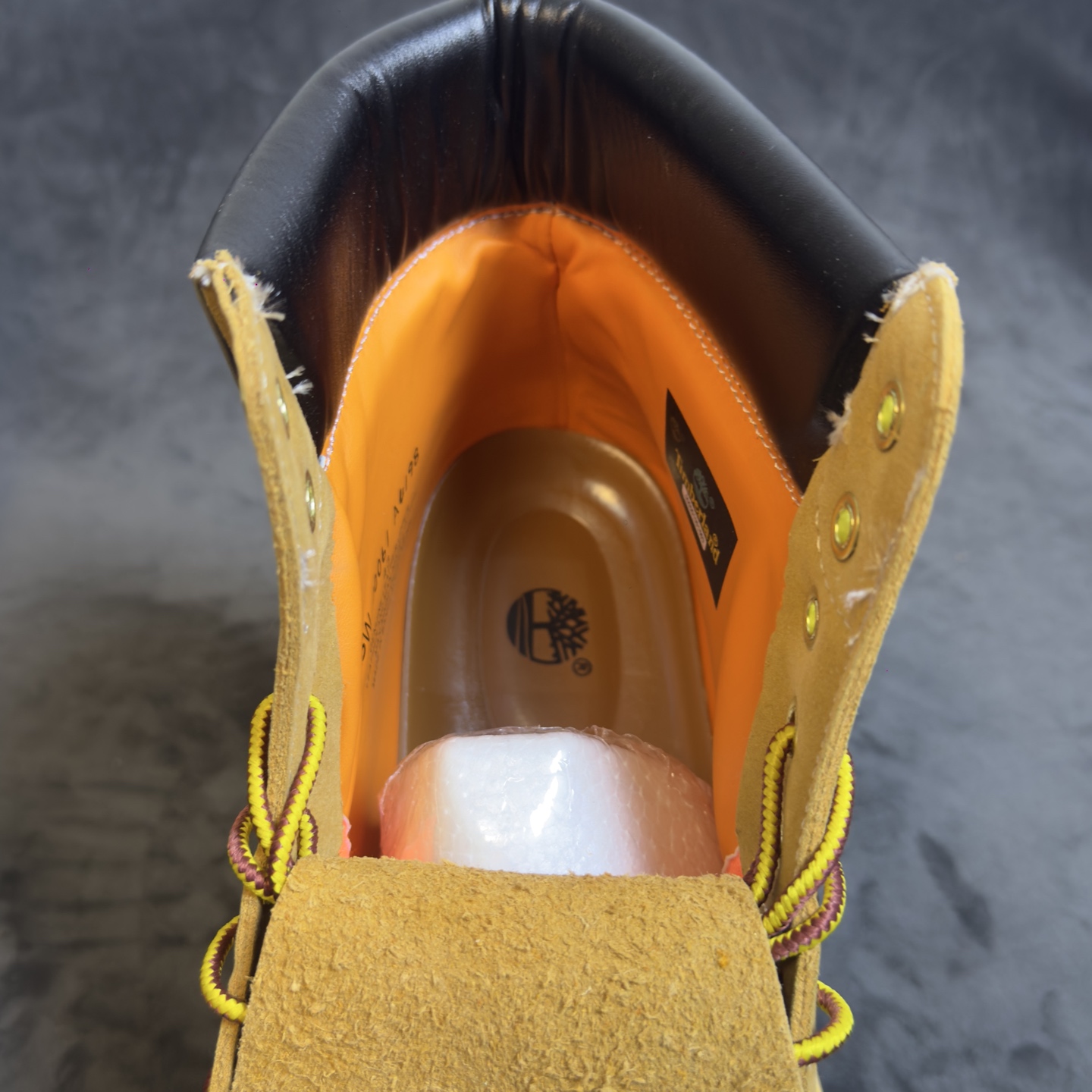 💰260  S1#性价比 Timberland 添柏岚/天伯伦 经典黄高 工装靴 各方面品质均有提升 全新订单 下半年核心产品主推供应 渠道版 珠海代工厂生产 外贸鬼佬订单尾货