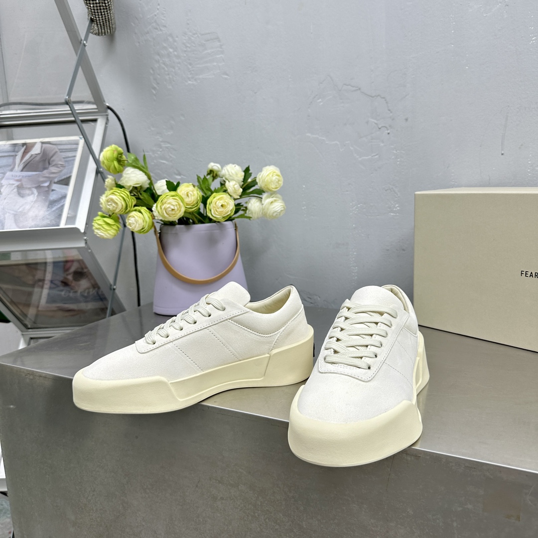Luxurious Fear of God Summer Sneakers: Silk-Skin and Sand-Skin Fabric Sensation - 图片 2