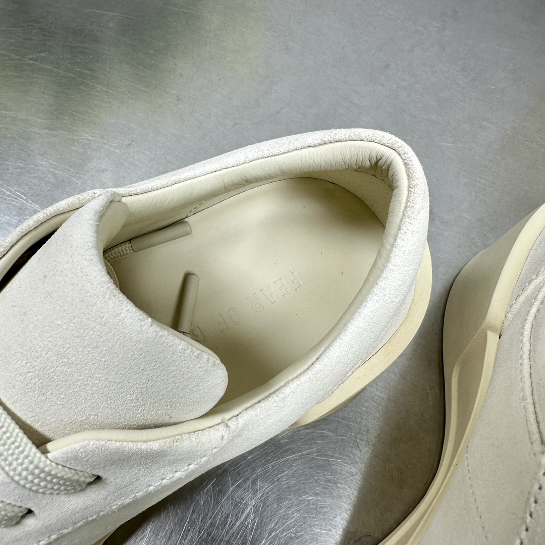 Luxurious Fear of God Summer Sneakers: Silk-Skin and Sand-Skin Fabric Sensation - 图片 4
