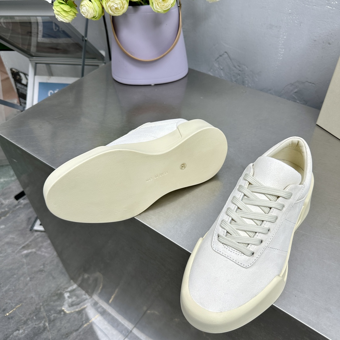 Luxurious Fear of God Summer Sneakers: Silk-Skin and Sand-Skin Fabric Sensation - 图片 3
