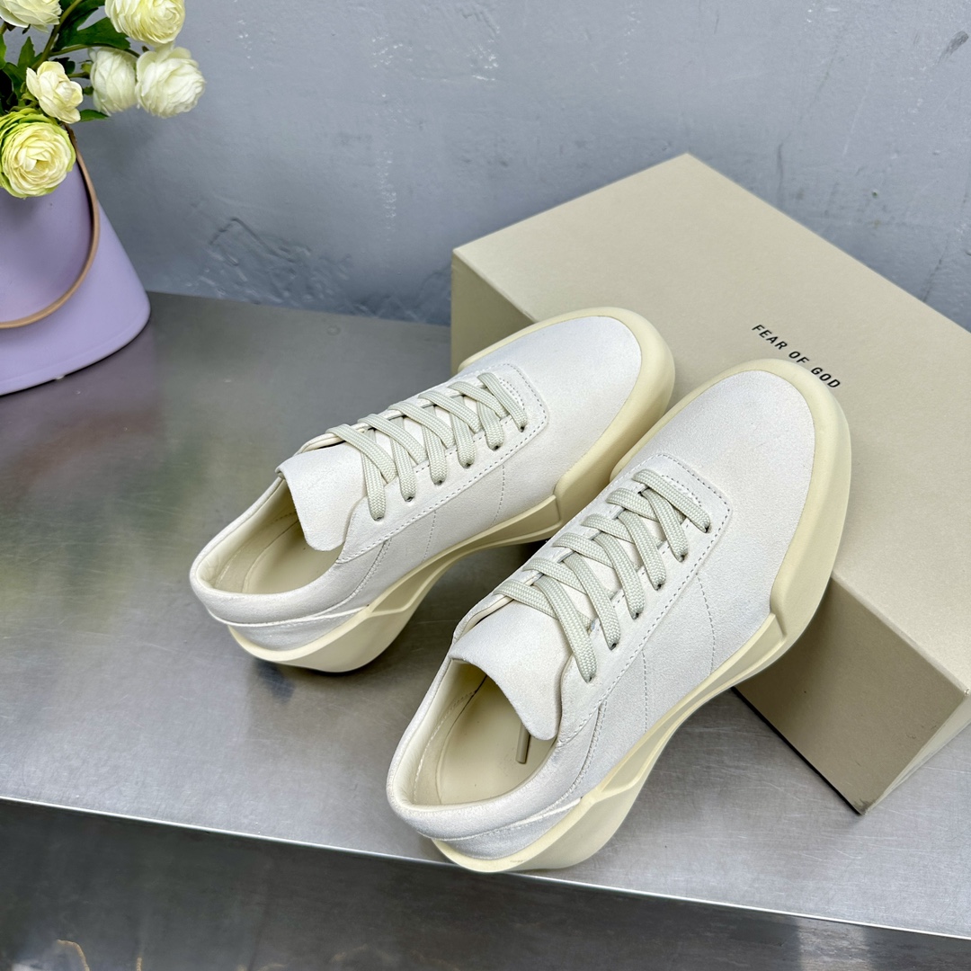 Luxurious Fear of God Summer Sneakers: Silk-Skin and Sand-Skin Fabric Sensation - 图片 7