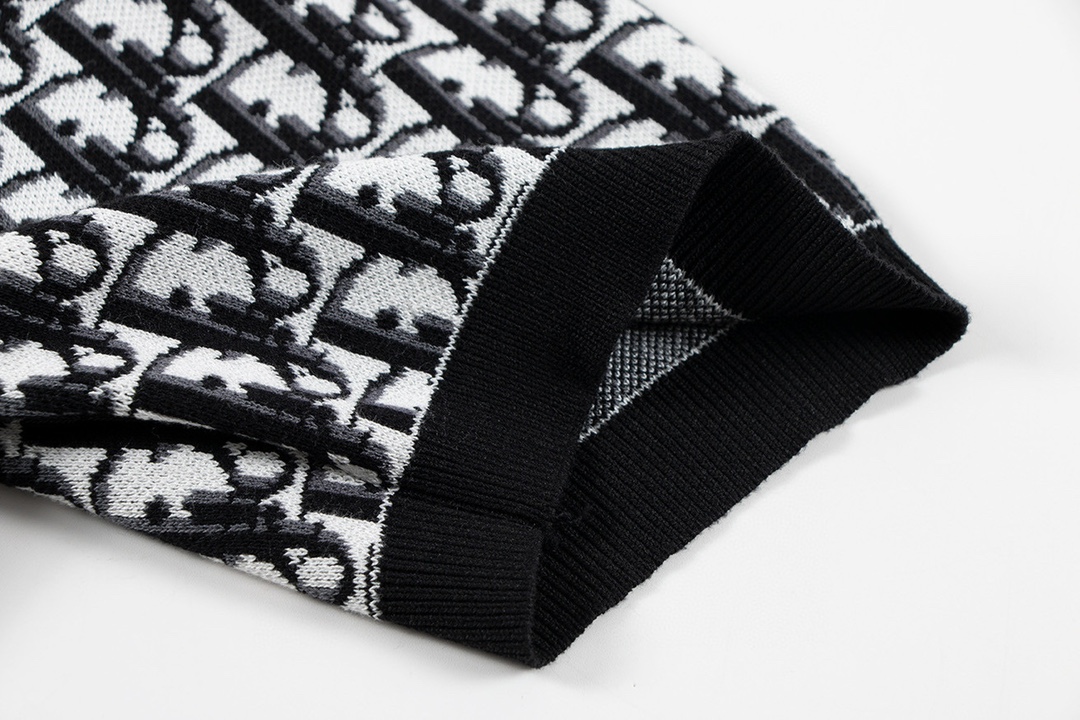 “Designer Dior 24 Shirt with Long Lettered Bouquets and Short Sleeves” - 图片 7