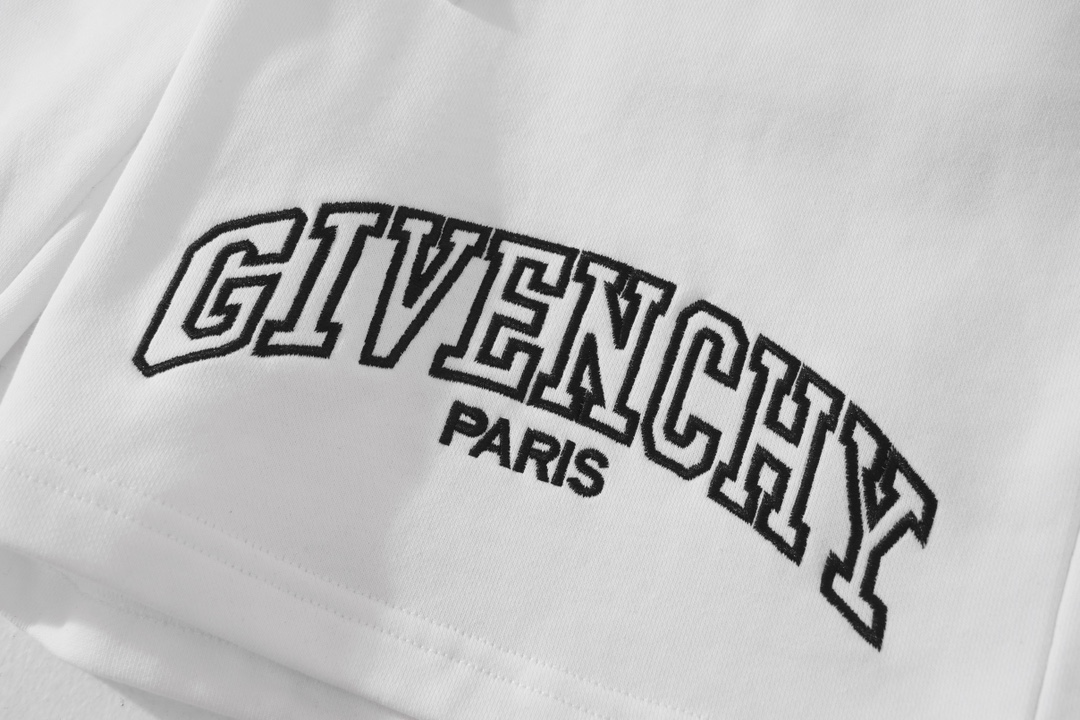 Givenchy Paris White Sweat Shorts with Drawstring - Comfort & Style 6 i1716560062 2793 0