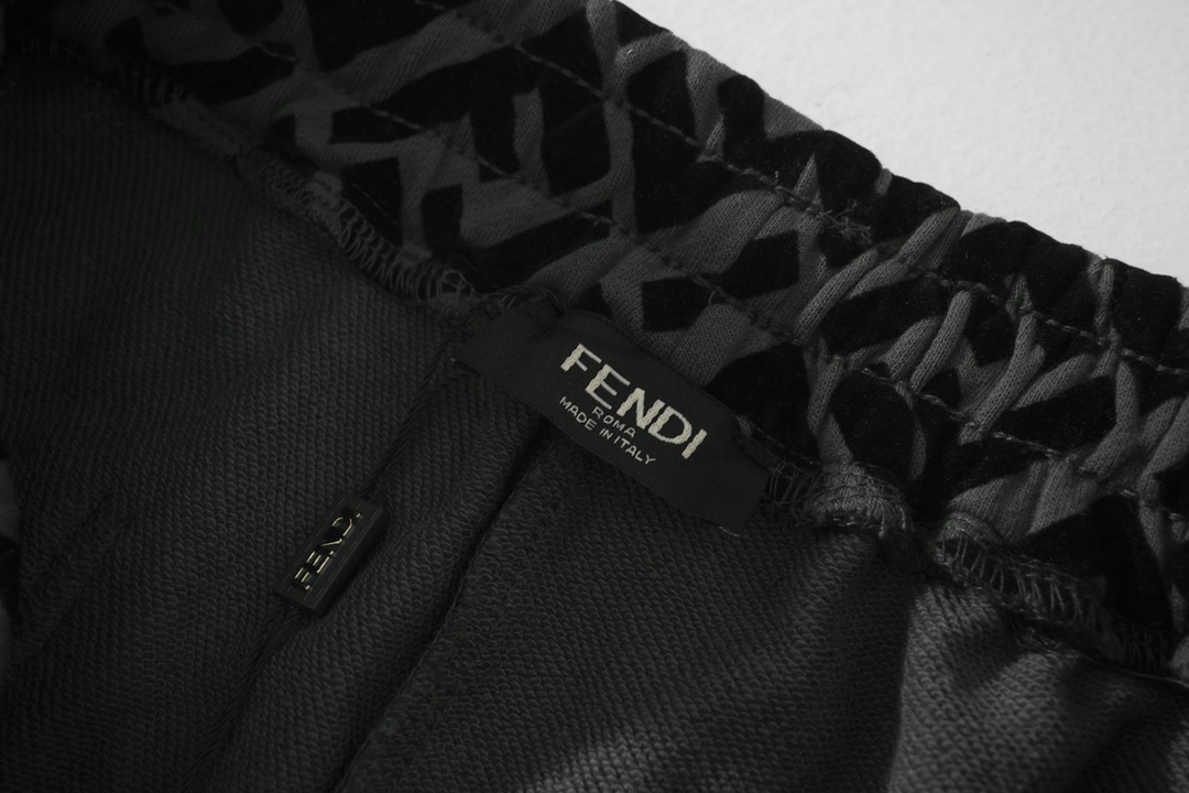 2024 New FENDI Tweezed Shorts in High-Quality 360g Fur Wire Grey, Sizes S-XL - 图片 4