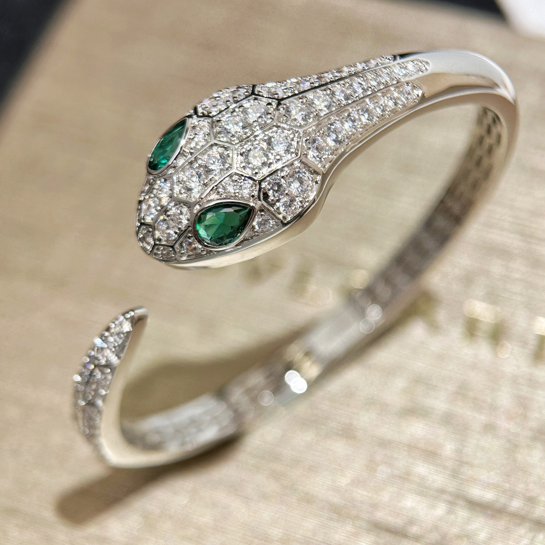 Bvlgari 重磅热推 BULGARIA 精工版本len菱形蛇手镯 火爆蛇系列 满身高碳钻