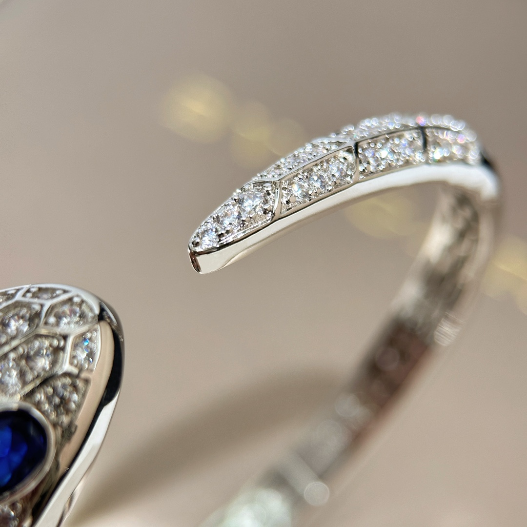 Bvlgari 重磅热推 BULGARIA 精工版本len菱形蛇手镯 火爆蛇系列 满身高碳钻