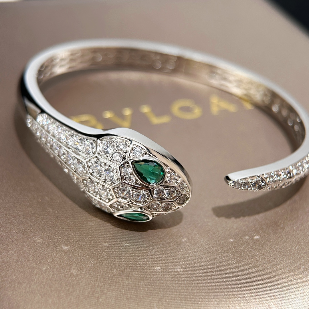 Bvlgari 重磅热推 BULGARIA 精工版本len菱形蛇手镯 火爆蛇系列 满身高碳钻