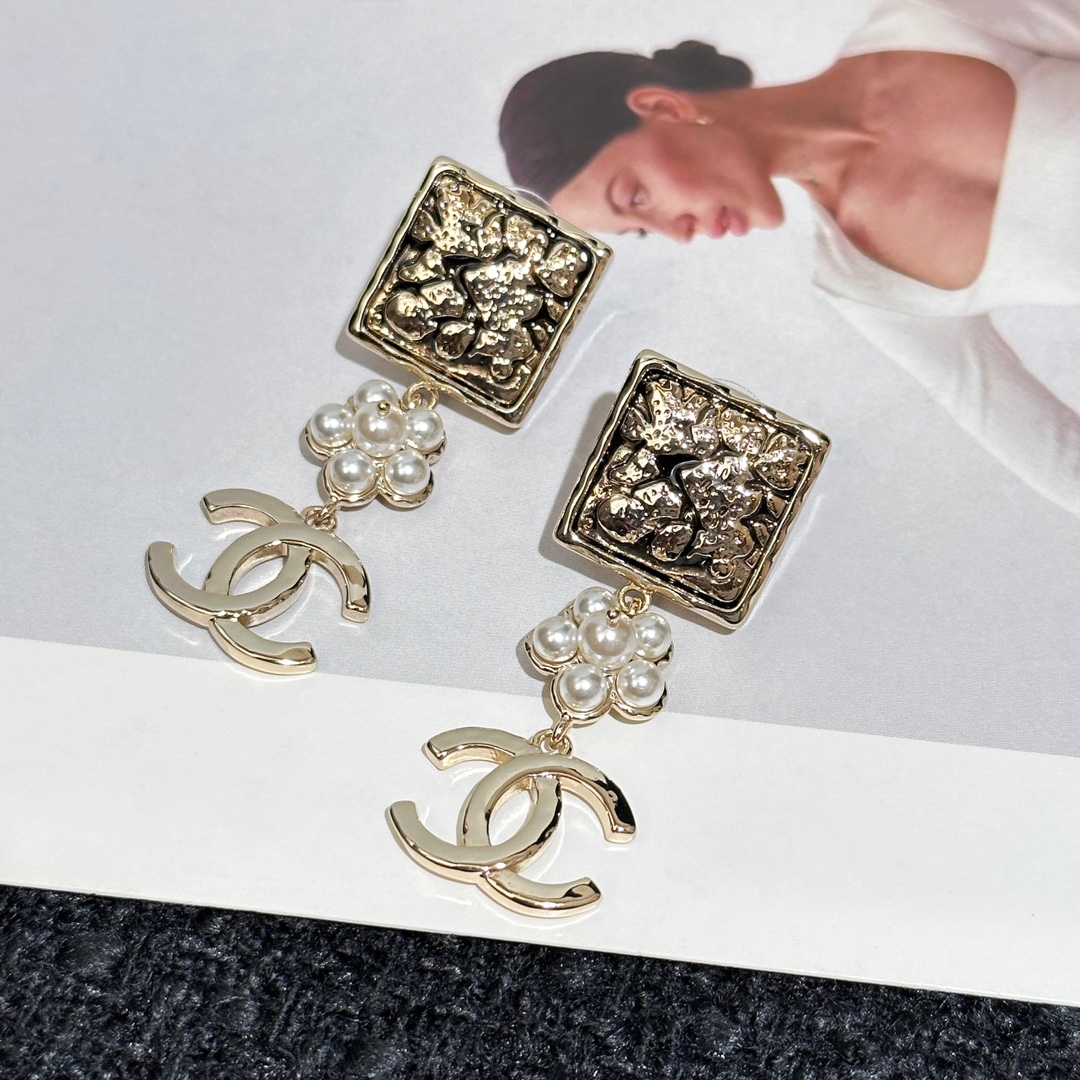 Best Quality Fake
 Chanel Jewelry Earring High Happy Copy
 Yellow Brass