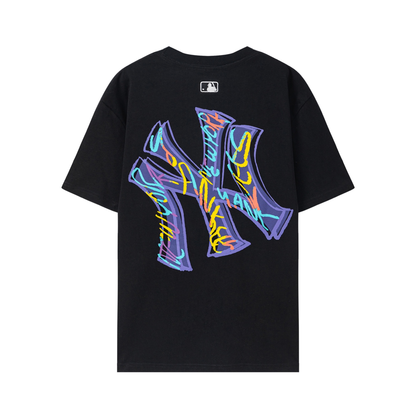 P130


209# 💰 明星同款 采用原版订制面料、300克重 版型不易走样、做工细节做到极致.、搭配320克1x1螺纹(面料螺纹同缸定染无色差 不易变形)   
进口环保印花胶浆 图案鲜明立体 品质💥男女同款 上身即是潮人
原版1:1版型 原版1:1定制辅料 洗水唛 吊牌 包装(细节完美)   挂牌一张一码  洗水唛贴有防伪可识别芯片

颜色：黑色、白色
尺码：S M L XL