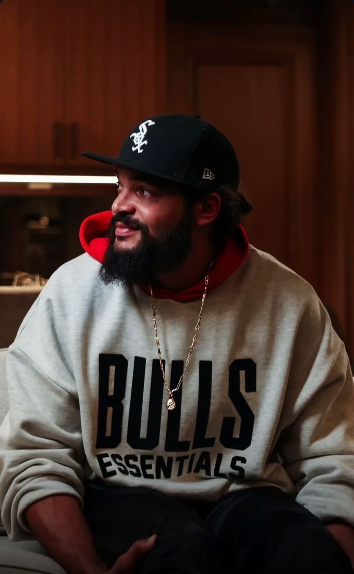 P173



💰Fear of God Essentials x NBA 联名款 SS25 NBA-allstar  PULL OVER HOODIE - BULLS 芝加哥公牛队 美式重磅字母印花图案拼接连帽卫衣 男女同款 灰色拼红色
  
黑色、灰色 ：S-XL