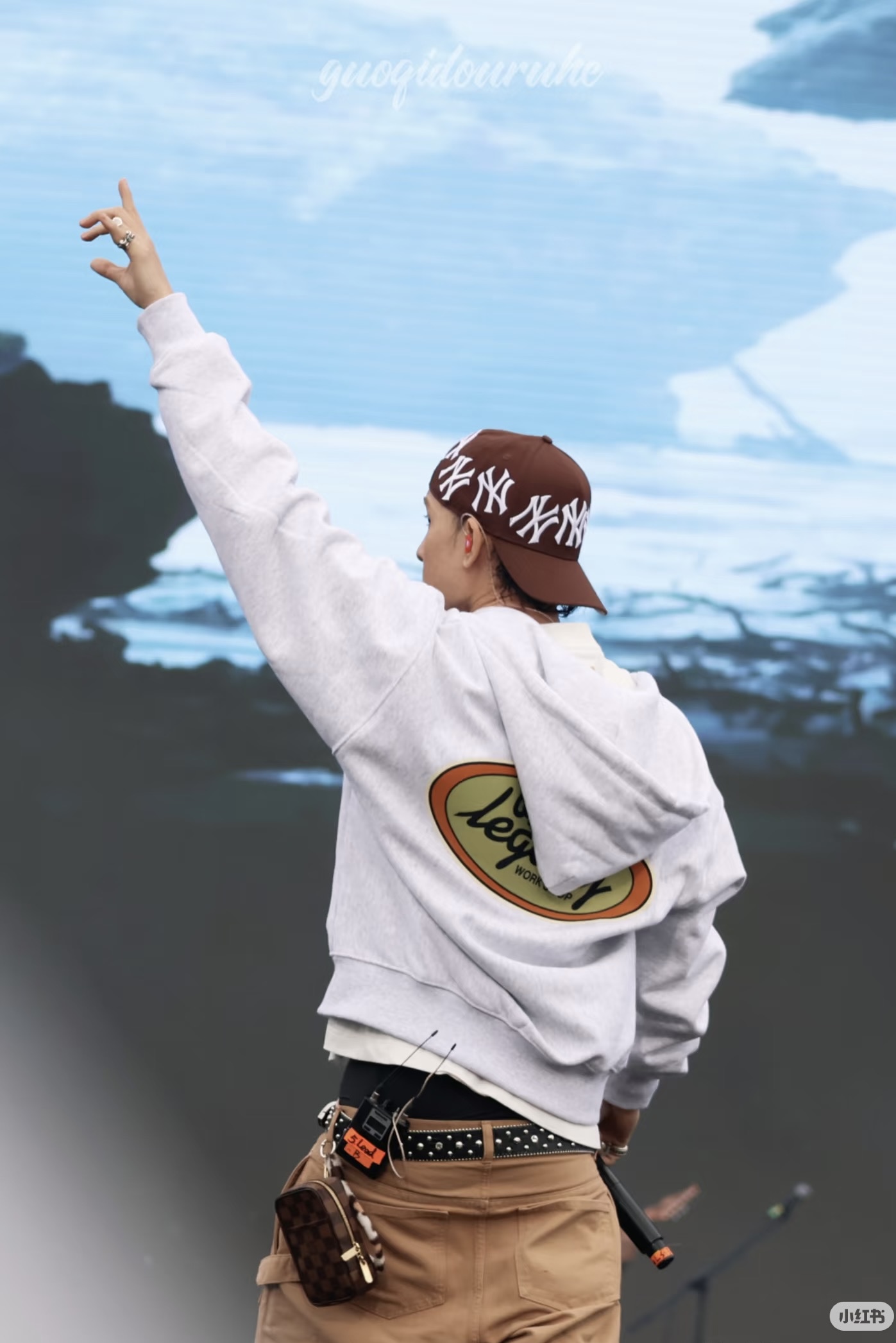 P180


💰「在途」STUSSY x OUR LEGACY 联名字母LOGO拉链卫衣 黑色 、灰色 S-XL