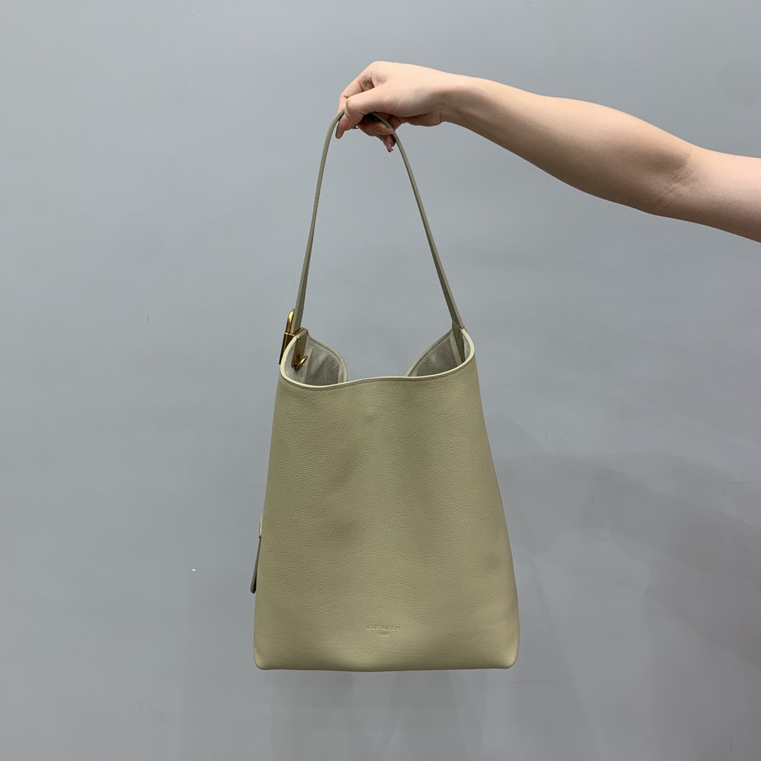 루이비통 M24988 가방 Louis Vuitton